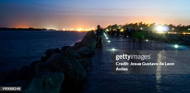 noche en el malecon - noche stock pictures, royalty-free photos & images