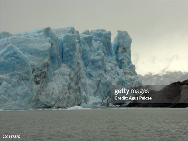 glaciar perito moreno - glaciar stock pictures, royalty-free photos & images