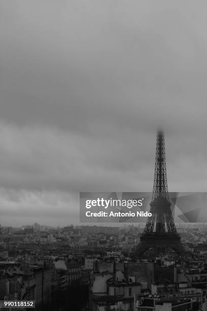 paris - nido stock pictures, royalty-free photos & images