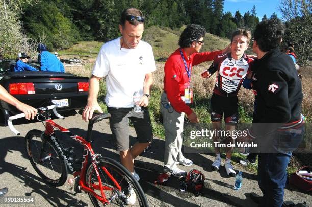 Tour Of California, Stage 1Zabriskie David , Injury Blessure Gewond, Crash Chute Val, Piet De Moor Doctor Dokter Docteur Team Csc, Andersen Kim...