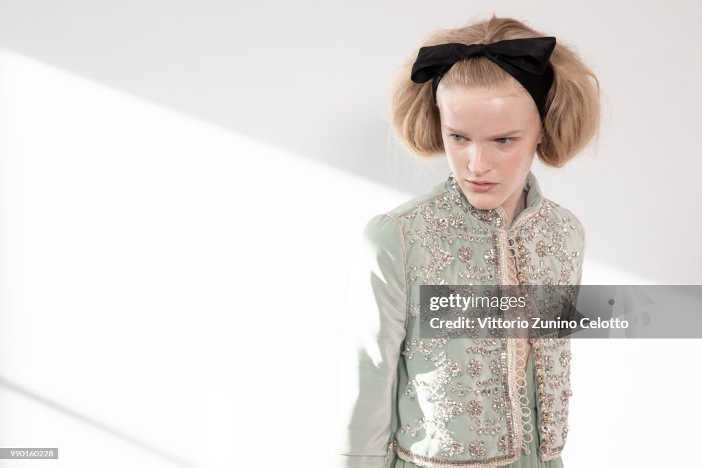 Giambattista Valli : Backstage - Paris Fashion Week - Haute Couture Fall Winter 2018/2019