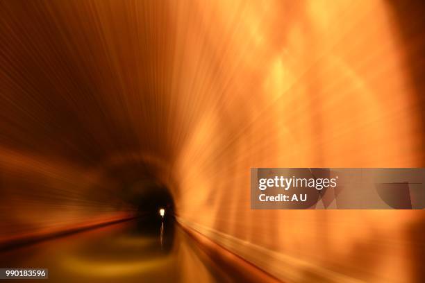 light at the end of the tunnel - light at the end of the tunnel 個照片及圖片檔