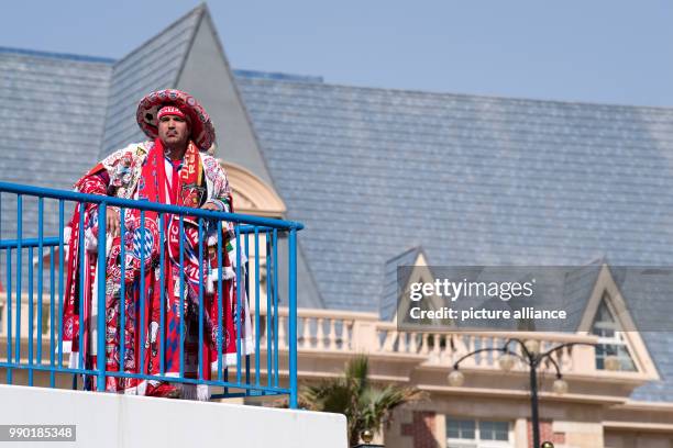 Fan of Bayern Munich following the Bundesliga club's training in Doha, Qatar, 07 January 2018. The FC Bayern Munich squad is preparing itself between...