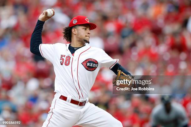 Luis Castillo of the Cincinnati Reds pitches in the second inning against the Chicago White Sox at Great American Ball Park on July 2, 2018 in...