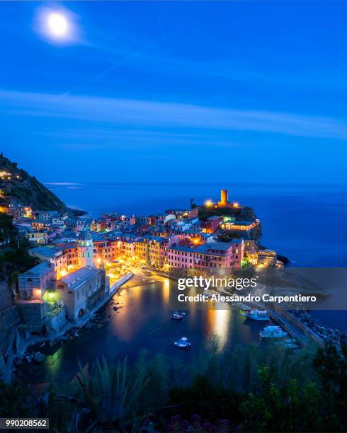 clair de lune in vernazza - lune stock pictures, royalty-free photos & images