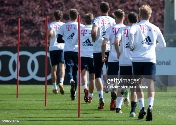 Bayern Munich's players participate in the training session in Doha, Qatar, 07 January 2017. The FC Bayern Munich squad is preparing itself between...