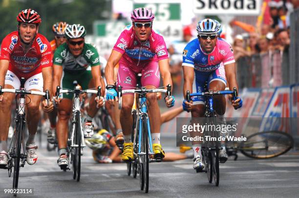 Giro D'Italia, Stage 11Arrival, Petacchi Alessandro Celebration Joie Vreugde, Balducci Gabriele , Napolitano Danilo , Crash Chute Val Petrov Evgeni ,...
