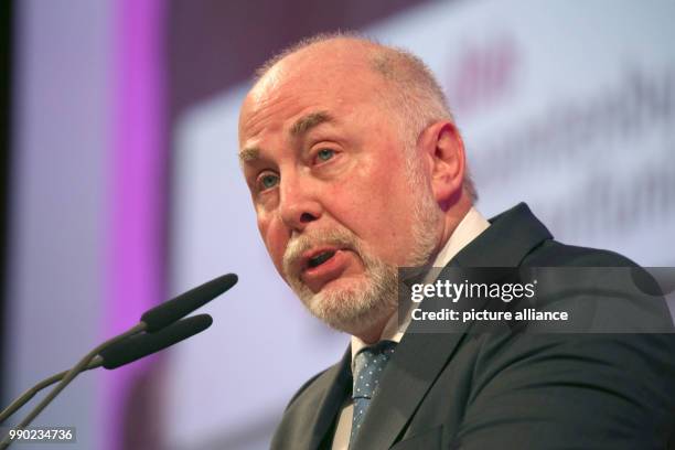 The chairman of the Deutschen Beamtenbundes , Ulrich Silberbach, delivers a speech during the annual meeting in Cologne, Germany, 08 January 2018....