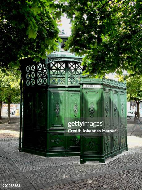 berlin: gendarmenmarkt, historic toilet - gendarmenmarkt stock pictures, royalty-free photos & images