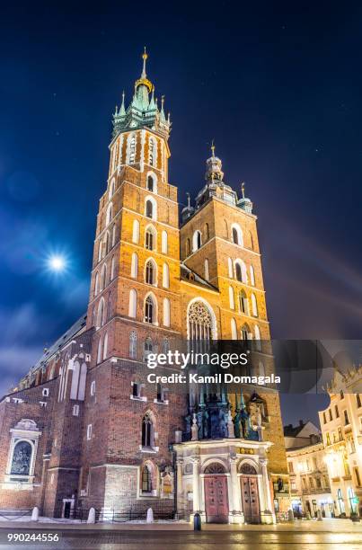 cracow, poland - st. mary's basilica - st mary basilica stock pictures, royalty-free photos & images