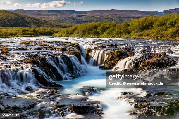 bruarfoss waterfall in iceland - himmel stockfoto's en -beelden