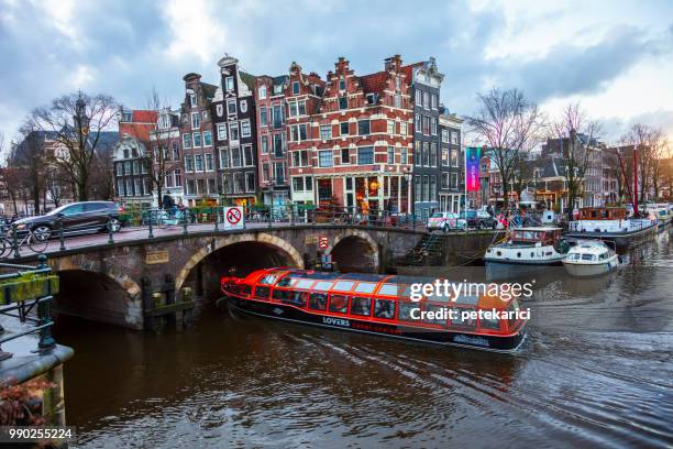 amsterdam rustige gracht scène, nederland - keizersgracht stockfoto's en -beelden