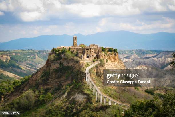 civita of bagnoregio - provinz viterbo stock-fotos und bilder