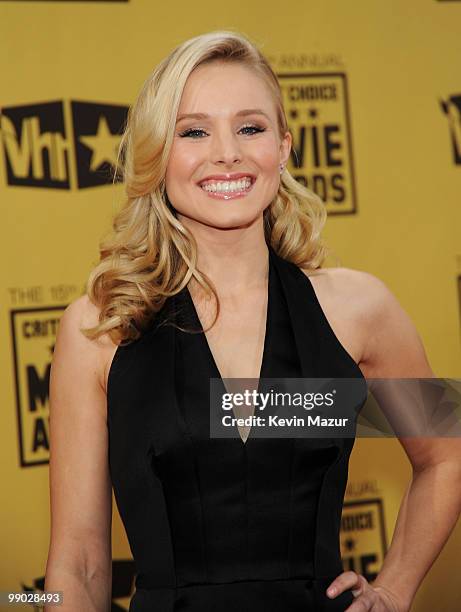 Actress Kristen Bell arrives at the 15th annual Critic's Choice Movie Awards held at the Hollywood Palladium on January 15, 2010 in Hollywood,...