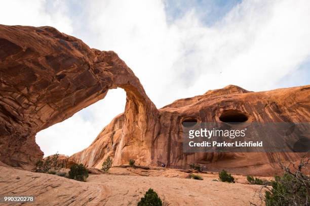 corona arch - rocky parker stock pictures, royalty-free photos & images
