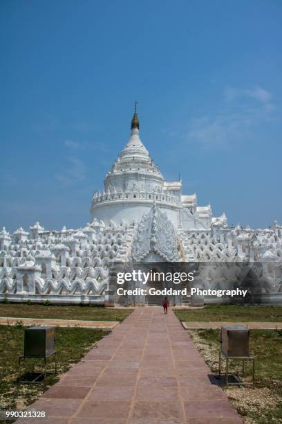 myanmar: mya thein tan pagoda - mount meru stock pictures, royalty-free photos & images