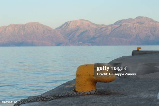 marine landscape - amarre fotografías e imágenes de stock