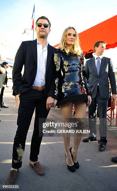 German actress Diane Kruger and Canadian�US actor Joshua Jackson arrive for the Chanel 2010/11 Croisiere collection show by Karl Lagerfeld on May 11,...