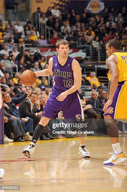 Beno Udrih of the Sacramento Kings drives the ball against the Los Angeles Lakers at Staples Center on April 13, 2010 in Los Angeles, California....