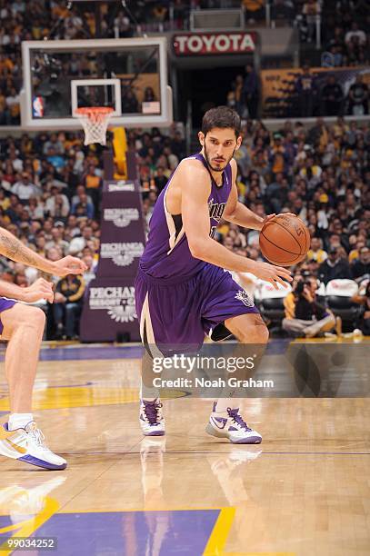 Omri Casspi of the Sacramento Kings drives the ball against the Los Angeles Lakers at Staples Center on April 13, 2010 in Los Angeles, California....