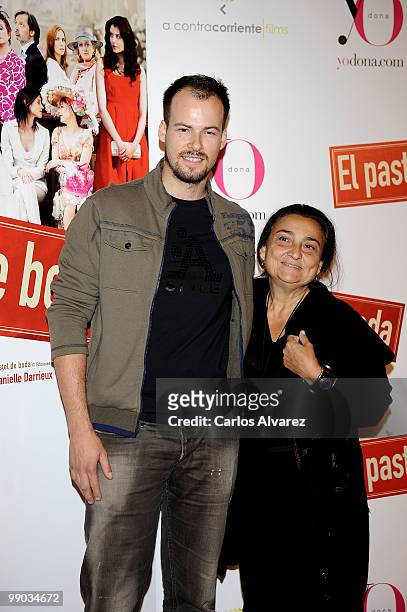 Spanish designer Elena Benarroch and Olfo Bose attend "El pastel de boda" premiere at the Palafox cinema on May 11, 2010 in Madrid, Spain.
