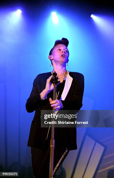 Elly Jackson of La Roux performs at Manchester Academy on May 11, 2010 in Manchester, England.