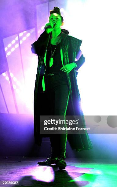 Elly Jackson of La Roux performs at Manchester Academy on May 11, 2010 in Manchester, England.