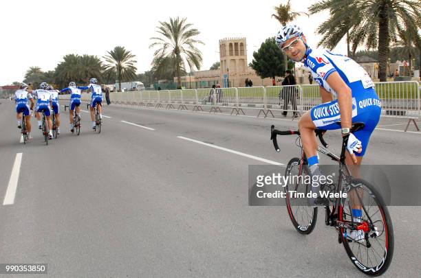 7Th Tour Of Qatar, Stage 1Arrival, Kevin Hulsmans Flat Tire Klapband /Doha Corniche - Doha Corniche Team Time Trial, Contre La Montre Par Equipe,...