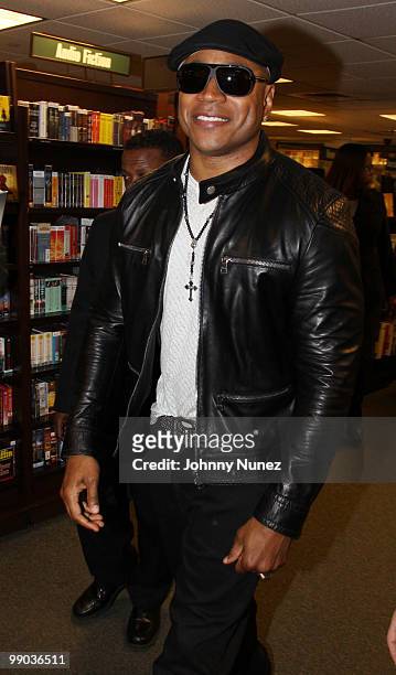 Cool J signs copies of "Platinum 360 Diet and Lifestyle" at Barnes & Noble 5th Avenue on May 11, 2010 in New York City.