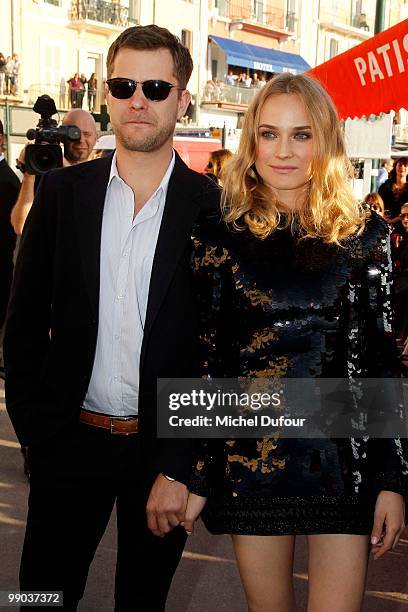 Diane Kruger and Joshua Jackson attend the Chanel Cruise Collection Presentation on May 11, 2010 in Saint-Tropez, France.