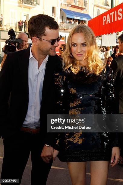 Diane Kruger and Joshua Jackson attend the Chanel Cruise Collection Presentation on May 11, 2010 in Saint-Tropez, France.