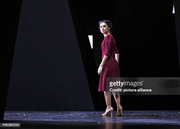 The actress Sesede Terziyan stands on stage during the picture rehearsal of the play 'Glaube Liebe Hoffnung' at the Maxim Gorki Theatre in Berlin,...