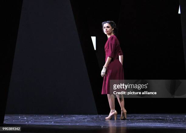 The actress Sesede Terziyan stands on stage during the picture rehearsal of the play 'Glaube Liebe Hoffnung' at the Maxim Gorki Theatre in Berlin,...