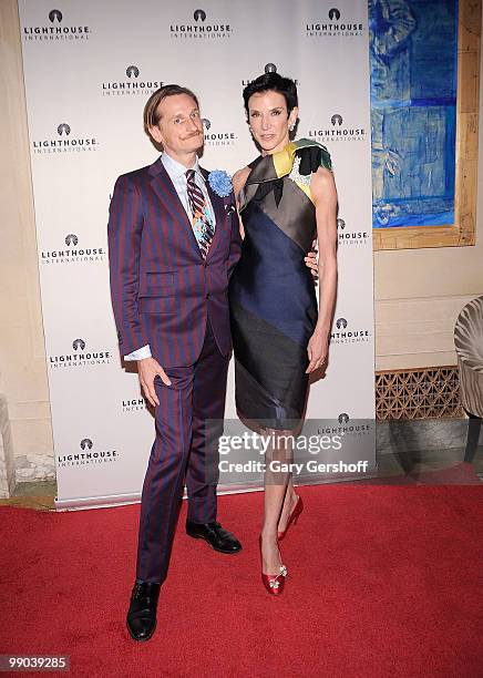 Event fashion hosts Hamish Bowles and Amy Fine Collins attend Lighthouse International's A Posh Affair gala at The Oak Room on May 11, 2010 in New...