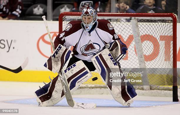 Craig Anderson of the Colorado Avalanche warms up prior to the game against the Los Angeles Kings at Staples Center on February 13, 2010 in Los...