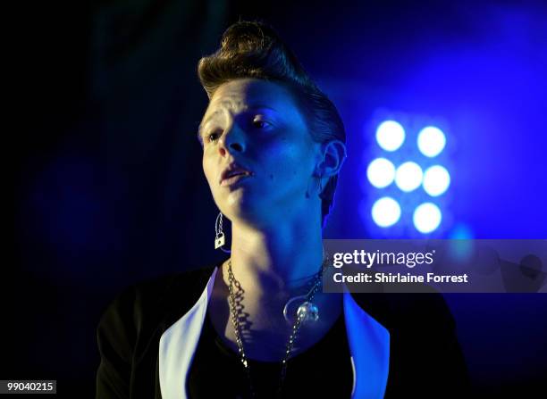 Elly Jackson of La Roux performs at Manchester Academy on May 11, 2010 in Manchester, England.