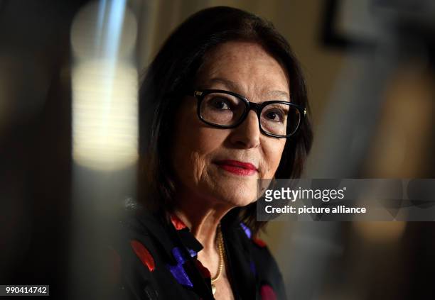 The Greek singer Nana Mouskouri photographed during an interview in Berlin, Germany, 12 January 2018. Photo: Britta Pedersen/dpa