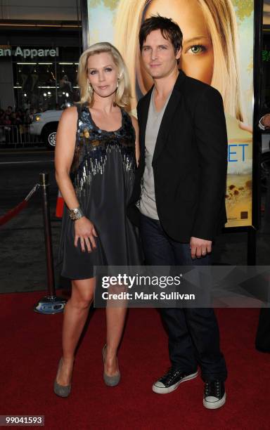 Actors Jennie Garth and Peter Facinelli arrive for the Los Angeles premiere of "Letters To Juliet" at Grauman's Chinese Theatre on May 11, 2010 in...