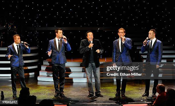 Motown legend Smokey Robinson joins Australian vocal group Human Nature Michael Tierney, Phil Burton, Toby Allen and Andrew Tierney as they perform...