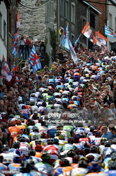 Li?Ge-Bastogne-Li?Ge Illustration Illustratie, Peleton Peloton, Houffalize, Public Publiek Crowd Supporters Fans, Landscape Paysage Landschap /Li?Ge...