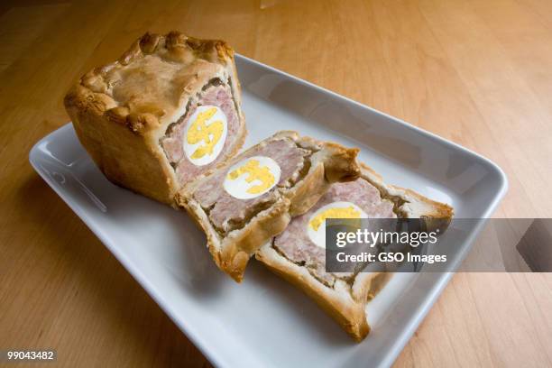 money pie - newpremiumuk stock pictures, royalty-free photos & images