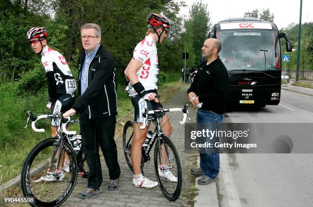 Giro D?Italia, Stage 6Sorensen Chris Anker , Larsson Gustav Erik , Joost De Maeseneer Dokter Docteur, Alejandro Torralbo Mecanic, Potenza - Peschici...