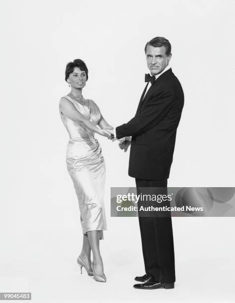 British-American actor Cary Grant with Italian actress Sophia Loren, his co-star in 'Houseboat', 1958.