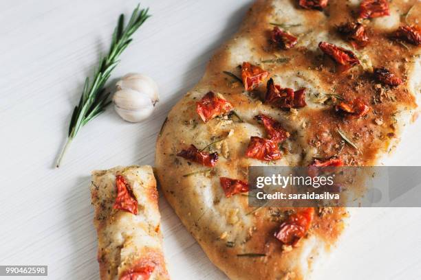 italian focaccia bread - fougasse photos et images de collection
