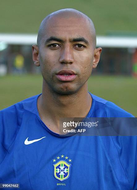 Brazilian national soccer player Anderson Luis da Silva, "Luisao", in Teresopolis, 01 june 2004. AFP PHOTO / Celio Teixeira