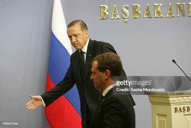 Russian President Dmitry Medvedev and Turkish President Abdullah Gul speak at a joint press conference at the presidential palace on May 12, 2010 in...