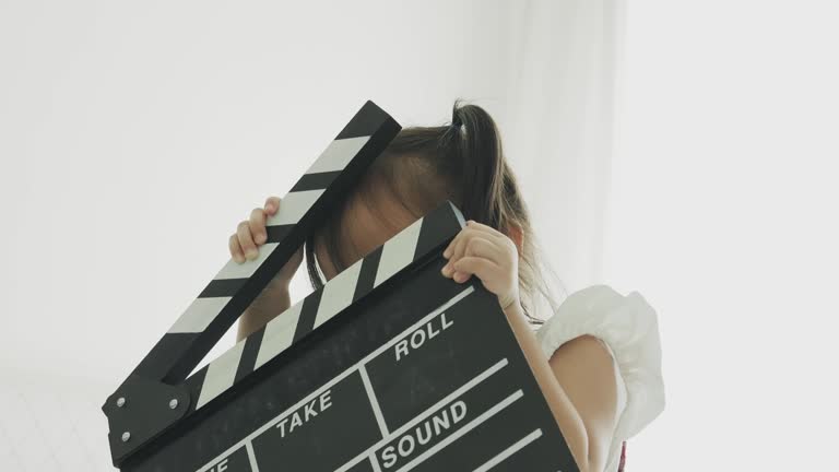 Clapper Talk Clapper Board Hands Videos and HD Footage - Getty Images