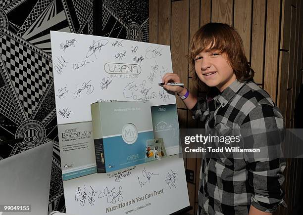 Actor Angus T. Jones poses at the Kari Feinstein Golden Globes Style Lounge at Zune LA on January 14, 2010 in Los Angeles, California.