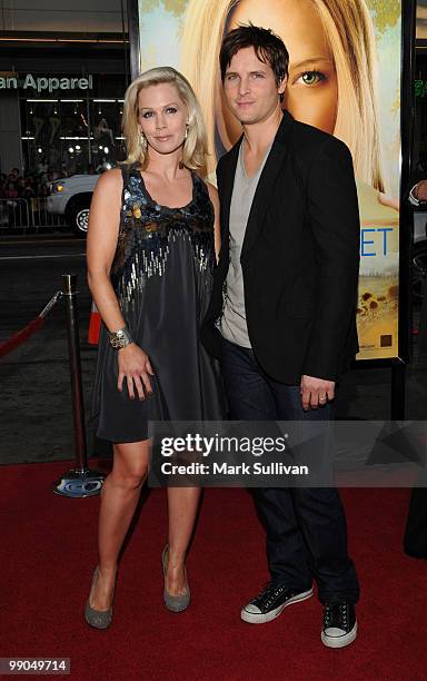 Actors Jennie Garth and Peter Facinelli arrive for the Los Angeles premiere of "Letters To Juliet" at Grauman's Chinese Theatre on May 11, 2010 in...