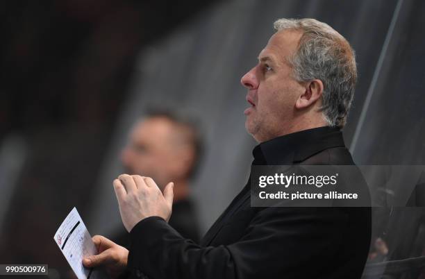 Nuernberg coach Rob Wilson gestures during the DEL ice hockey match between EHC Red Bull Muenchen and Nuernberg Ice Tigers at the...